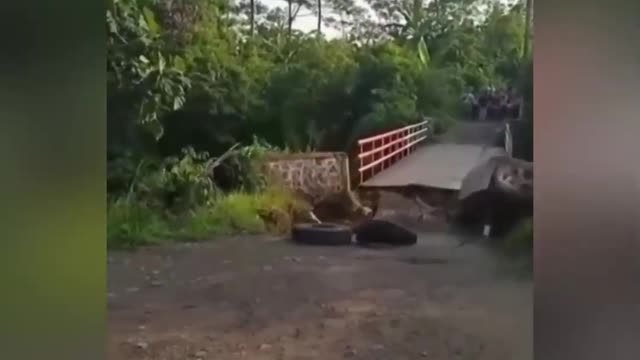 Viral Seconds The Bridge collapses