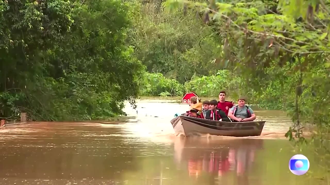 Cyclone in Brazil leaves trail of dead, flooding