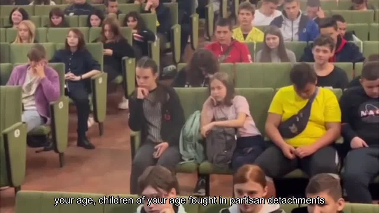 Krasnomov's reaction of children to the lighthouse that carried Stremousov. Bipolar progression in