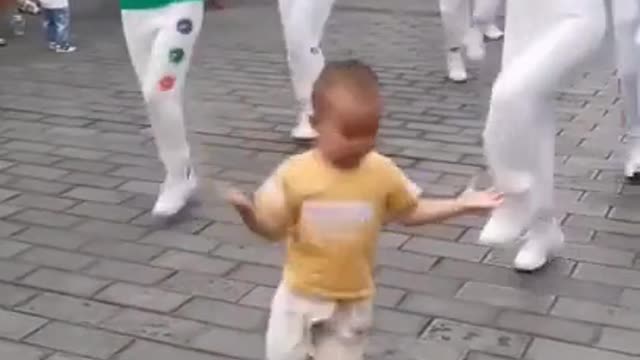 Cute Toddler Dancing Like a Boss