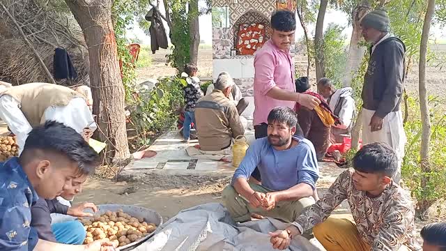 Hanuman ji ka prasad banate huye