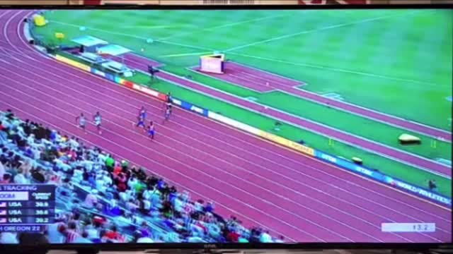 Noah Lyles breaking Johnson 200m American records at the 2022 World Championships