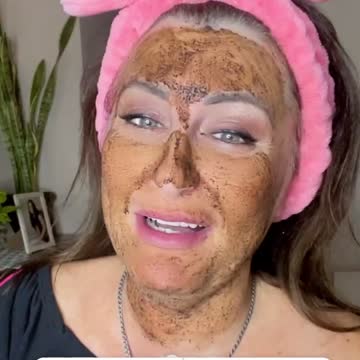 VOCÊ FAZ MÁSCARA NO ROSTO?