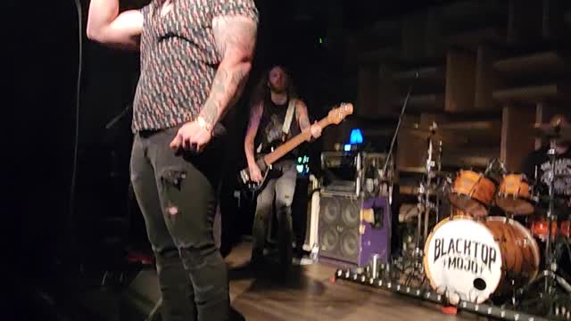 Blacktop Mojo "Strike Me"