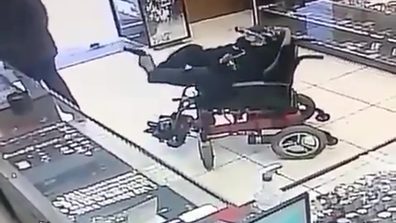 Man with no arms commits robbery latest