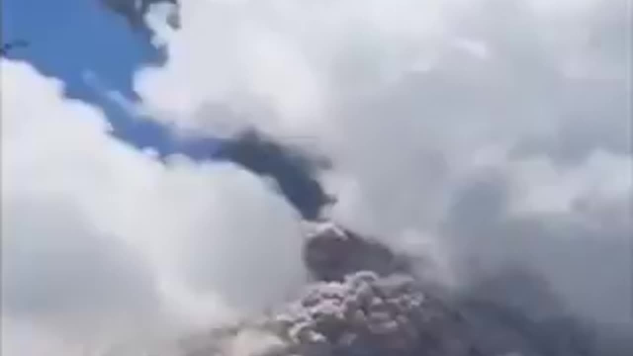 Significant explosion at Lewotobi volcano on Flores Island, Indonesia