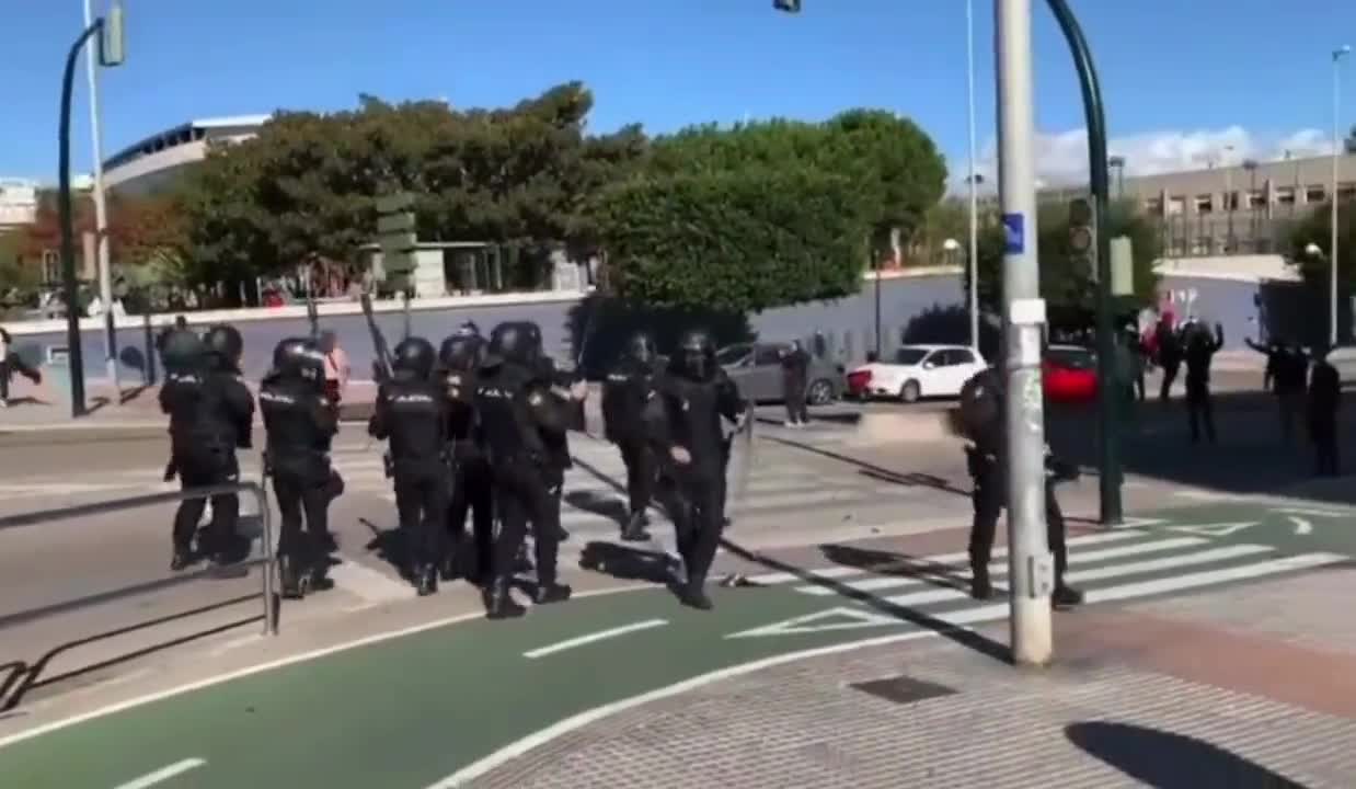 Spain Brutality against Anti Lockdown Protesters Fighting for Freedom Today over Mandates & restrictions