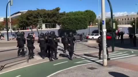 Spain Brutality against Anti Lockdown Protesters Fighting for Freedom Today over Mandates & restrictions