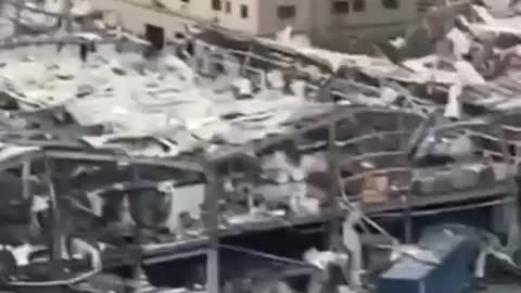 Západní média vydávají Bejrůt po výbuchu za rozbombardovaný Charkov