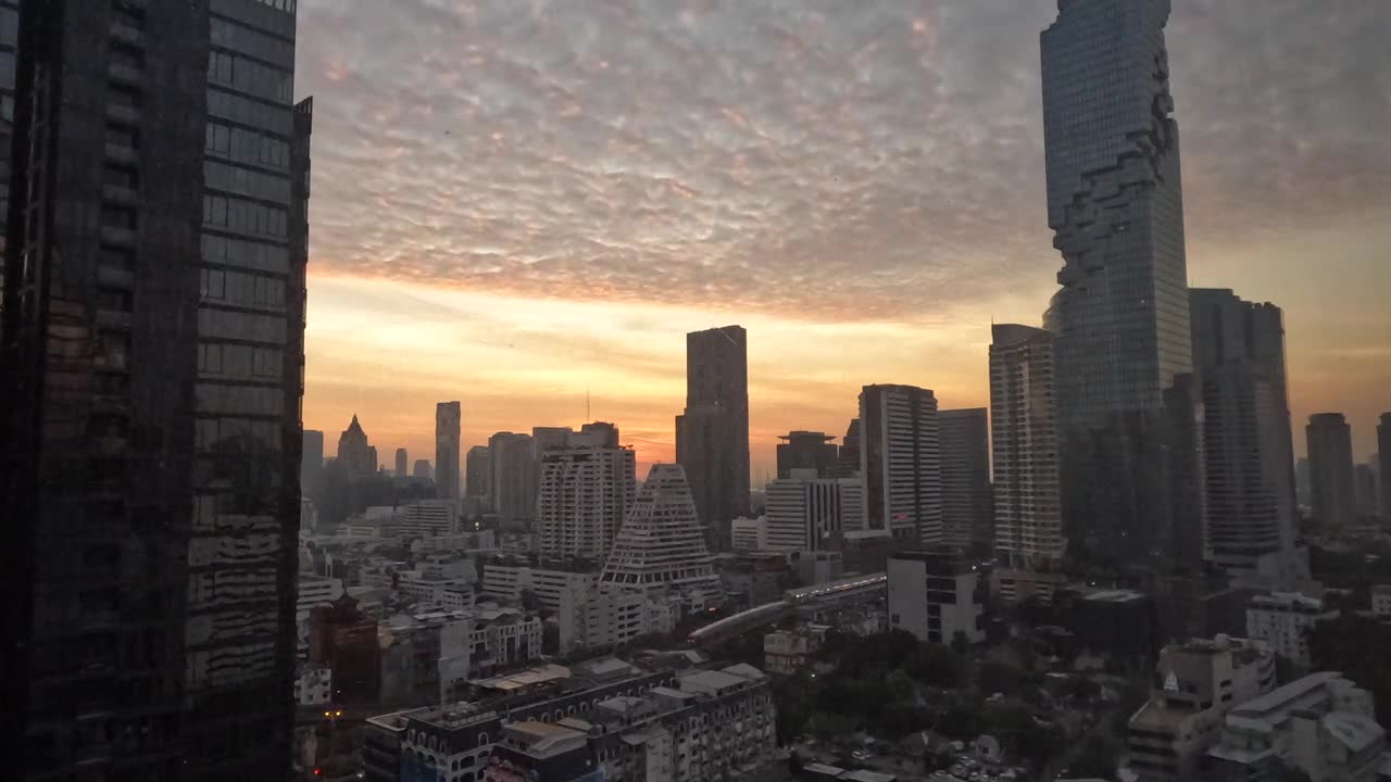 Morning Bangkok #Bangkok #Thailand #Silom @bangkok 2021