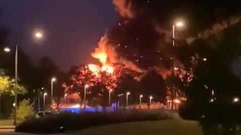 Now: Major fire at Picnic distribution center in Almelo, Netherlands.