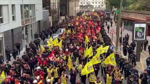 Paris, France, Happening Now: Demonstration of firefighters for raise wages.