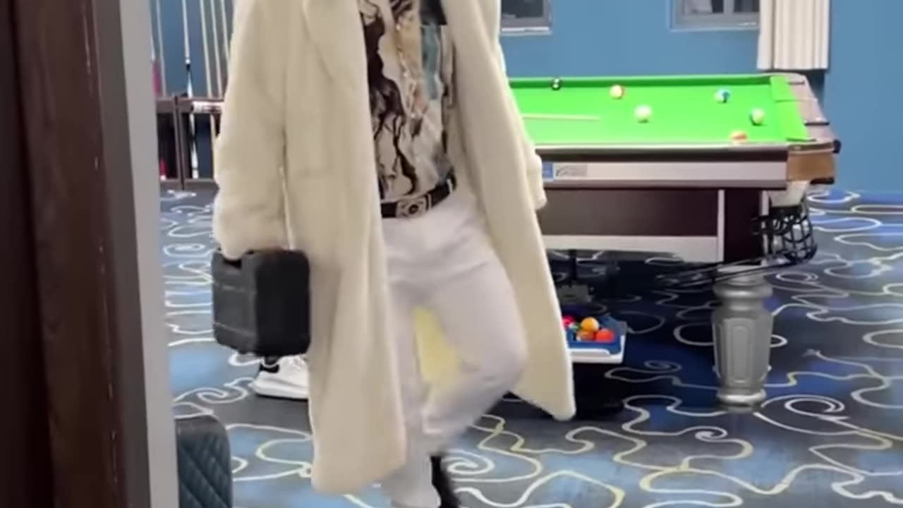 Funny pool masterš±