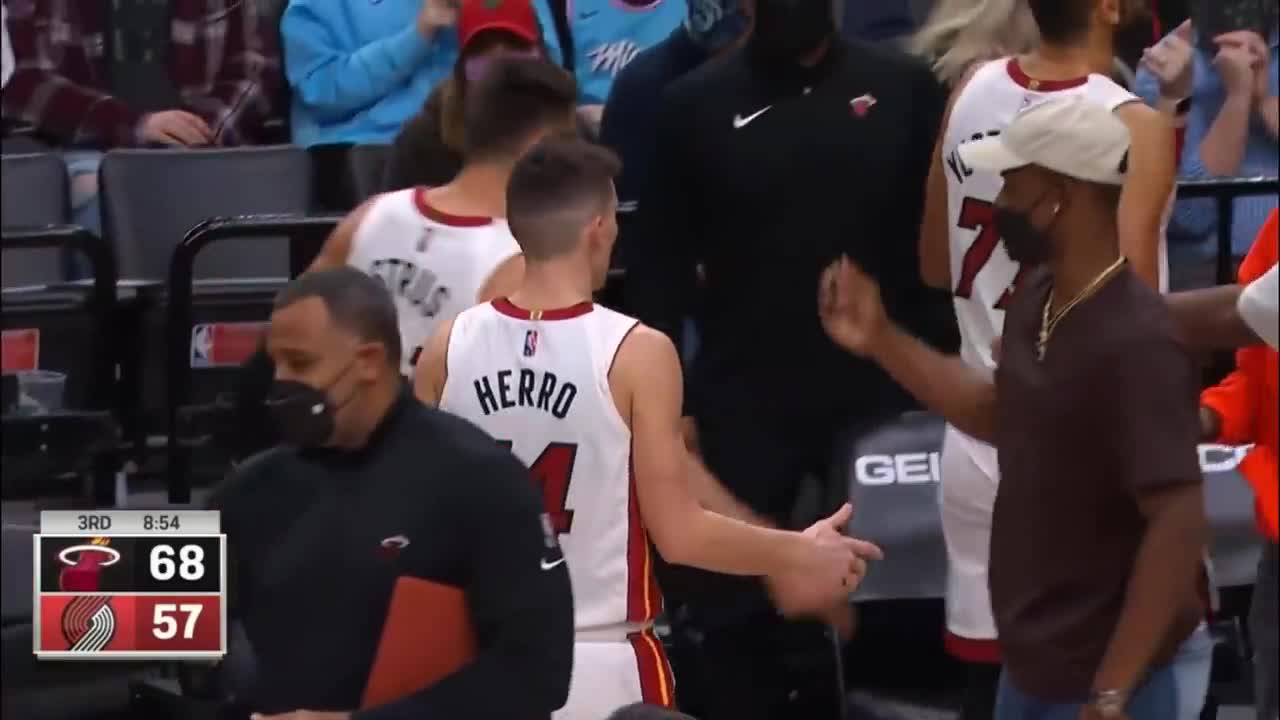 Jimmy Butler has the best handshake with Max Strus