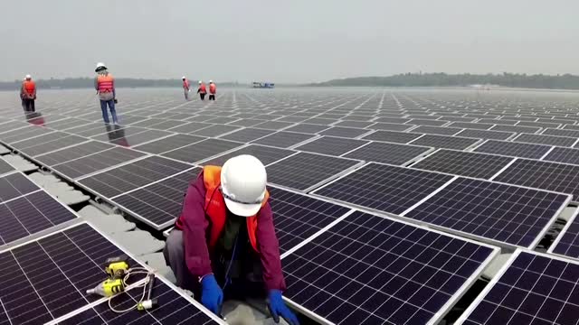 Thailand builds a massive floating hydro-solar farm