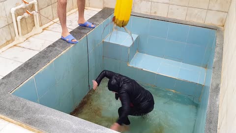 İn The Pool BALLOON in COCA Cola PRANK! ONLY BALLOON COCA COLA hair KEREM