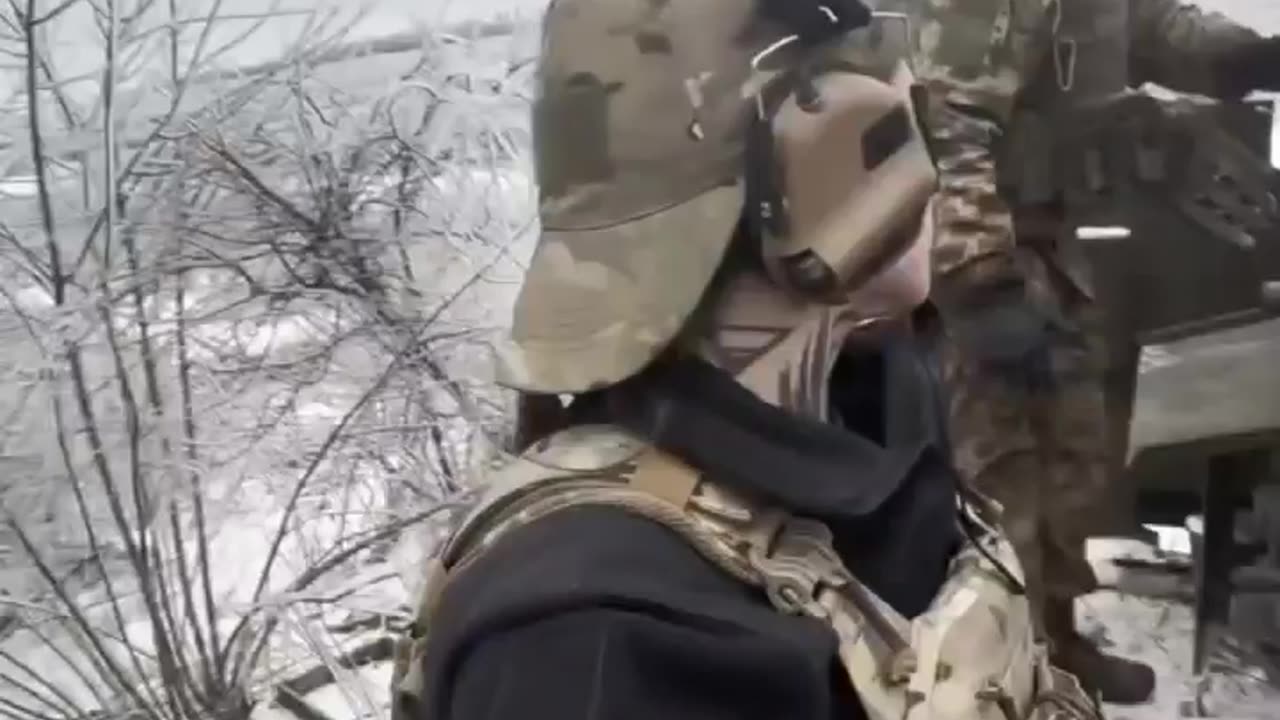 Footage from a Girl on a Ukrainian Field Gun Crew