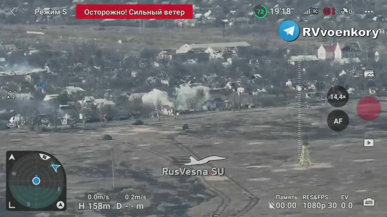 Pair of Russian Tanks Attacks Krasnogorovka