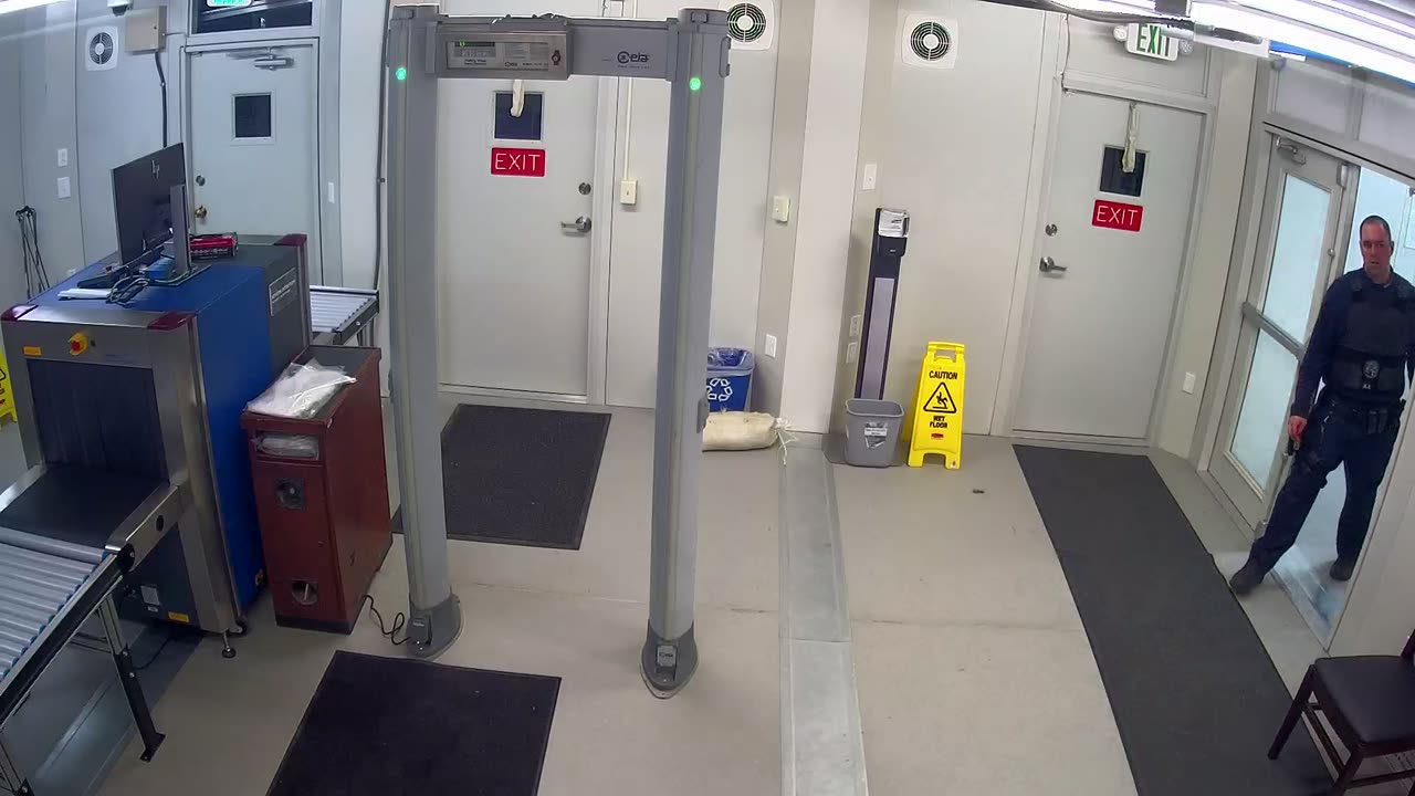 0972USCG00SouthTrailer_2021-01-06_01h00min01s120ms.mp4