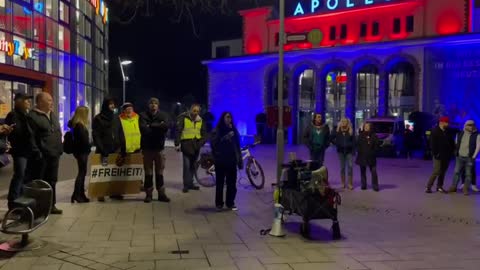 Siegen 14.03.22 hört einfach zu. Die traut sich vor die Öffentlichkeit zu sprechen