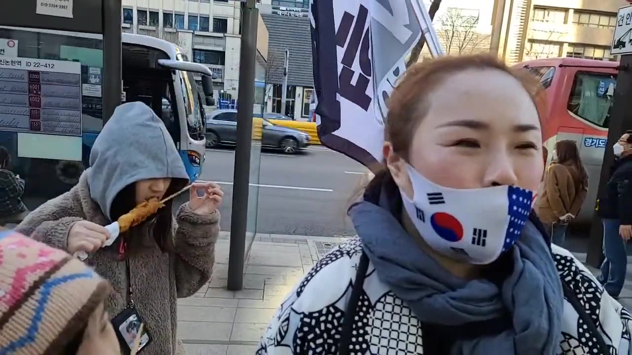 20210222_V3_S03(iD6LbRm9n6A)세금이 엉뚱한데 쓰인다! 왜_ 우리가 뽑지 않은 정치인이 있어서! 강남역에서