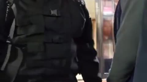 A fight on the subway.😮