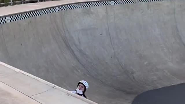 this leticia is good on skateboarding