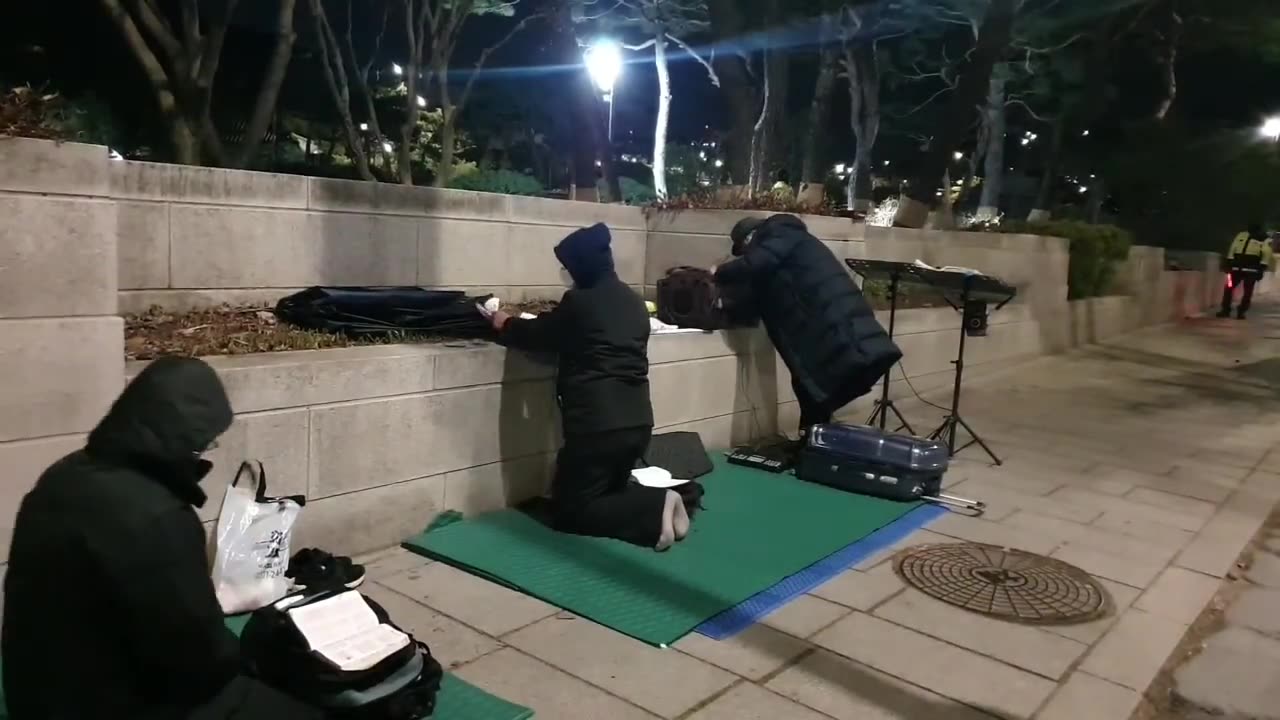 20200326_V3_S03(aHl_O8OIssk)눈물과 희망이 교차되는 이곳을 전세계가 주목하고 있는 이유는 뭘까_