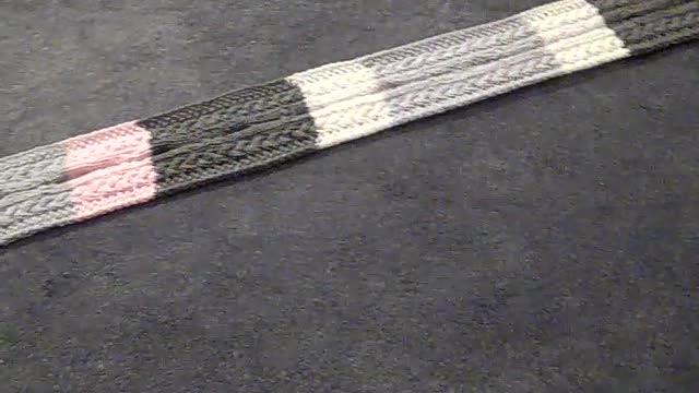 DES479 Lorraine's Gray and Pink and White scarf, all acrylic (Value $17)