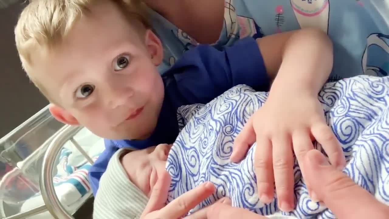 What happen When Kids Meet Newborn Babies? 😍💕/ justlaugh