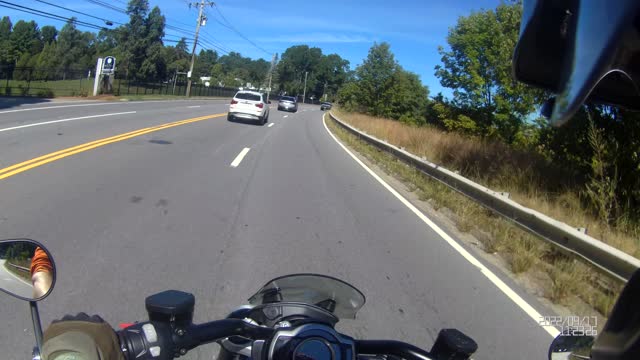 Short demo ride on a Triumph Rocket 3