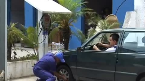 Pegadinha Calibrando o Pneu