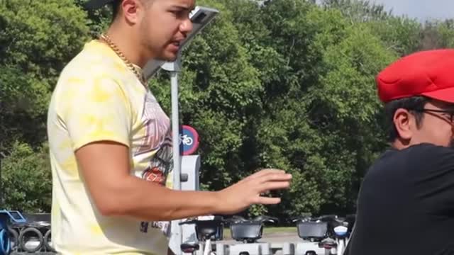 Taping Giftcards To Strangers2