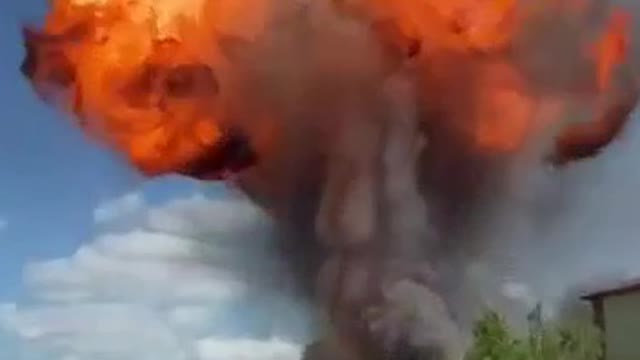 Massive Explosion at Gas Station in Russia’s Sverdlovsk Region, One Injured