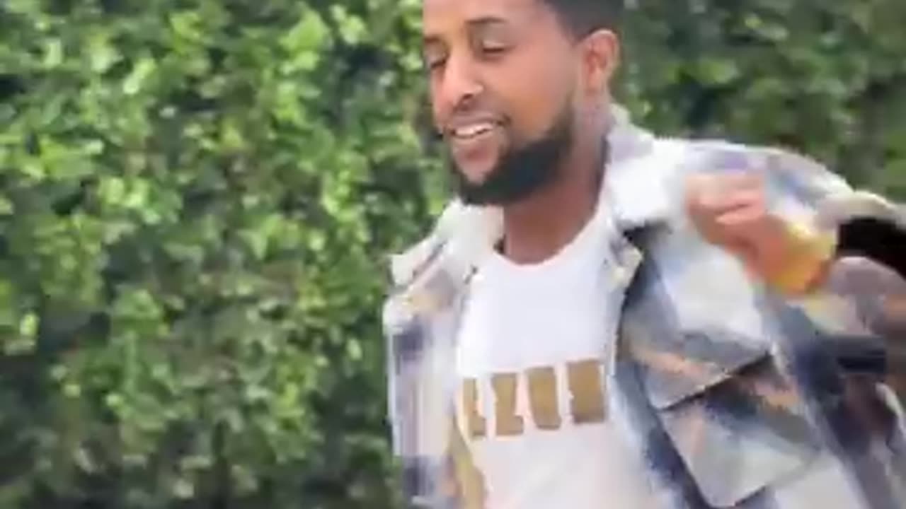 ኣነ"ኳ ኣይደግማን እየ እዛ ቃልዚኣ ይመችኹም ግን ደቂ ራያ😁😁