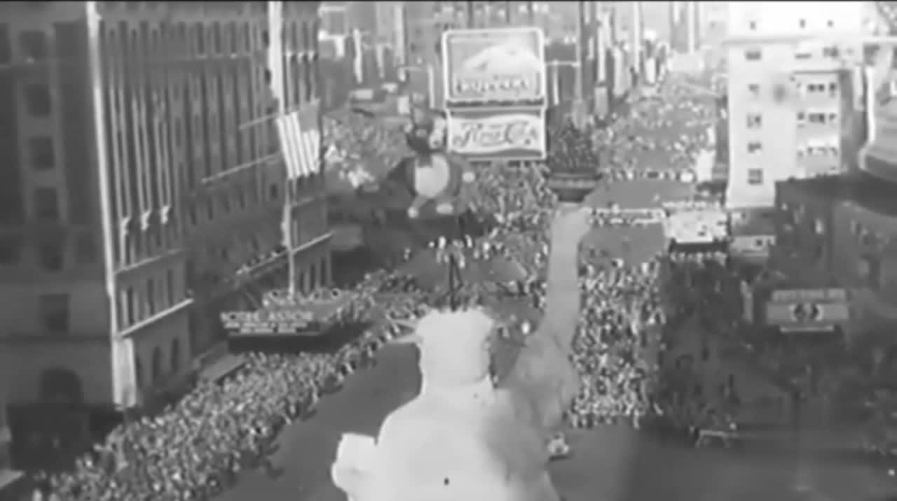 Primer desfile de Fiestas de fin de año en Estados Unidos de posguerra (1946)