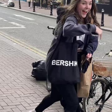 Her Reaction 😂😂😂💃 And the mouse sound at the end