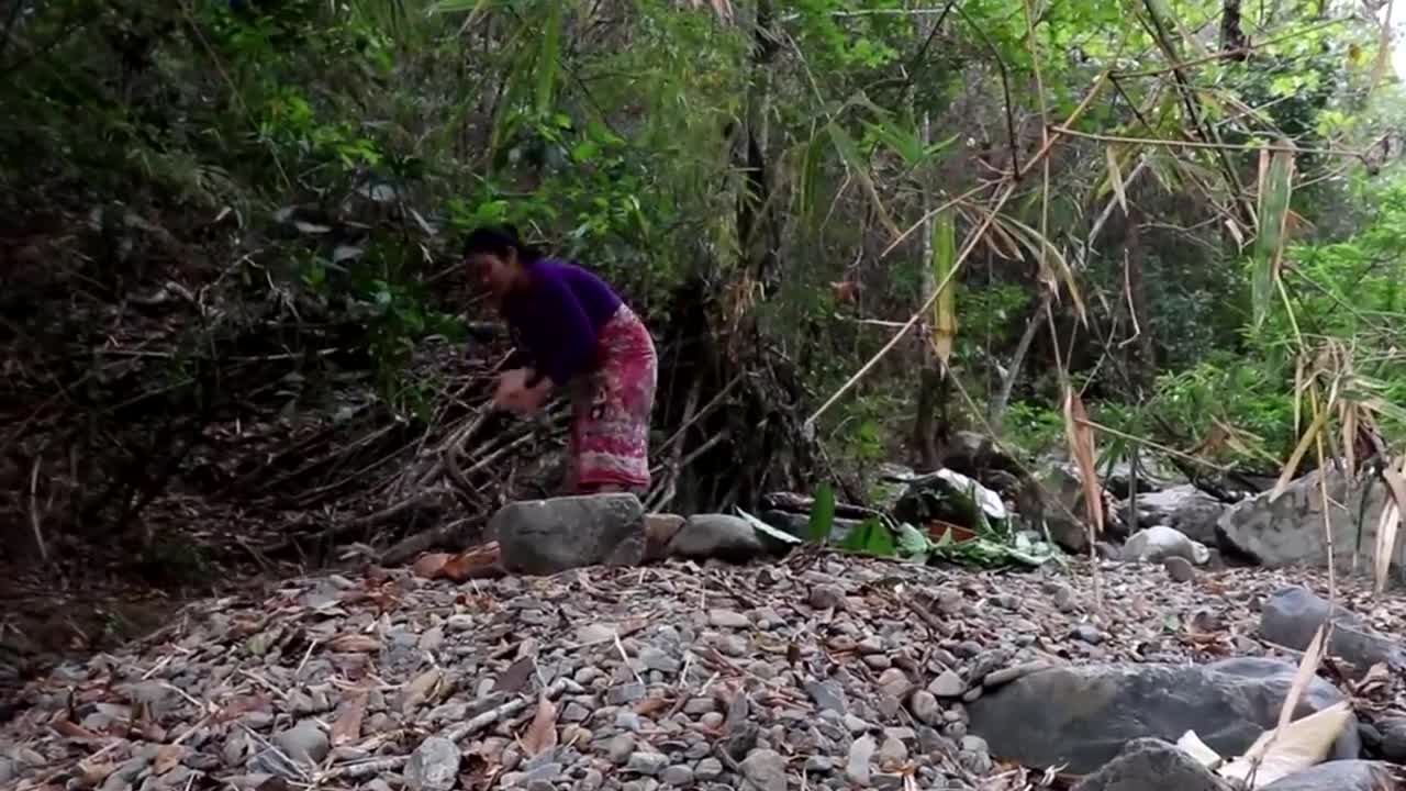 Cooking Fish Eat for Survival in the wild - Grilled Fish with & peppers Eat delicious