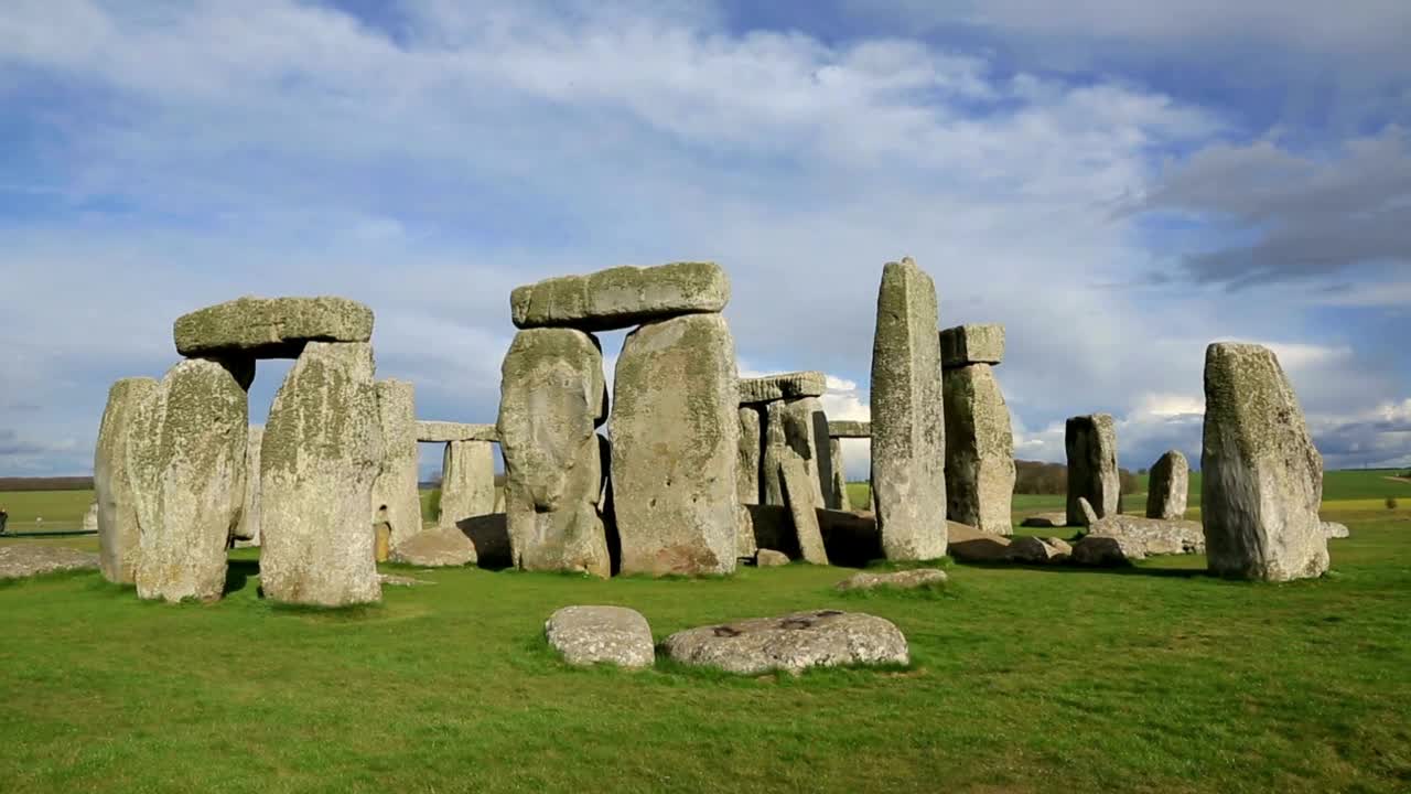Naked Science - Who Built Stonehenge