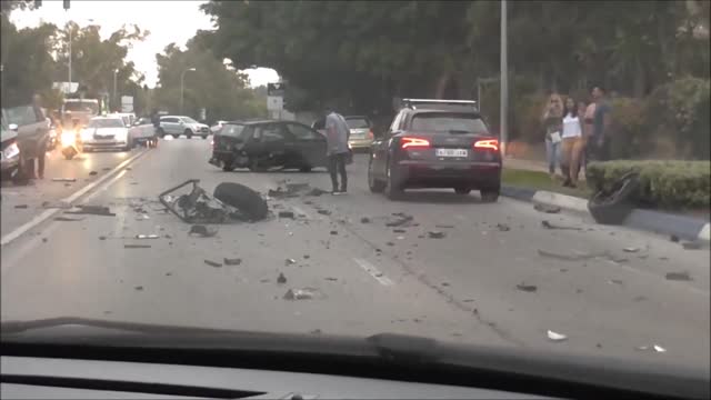 Intenso choque de frente en Marbella, España