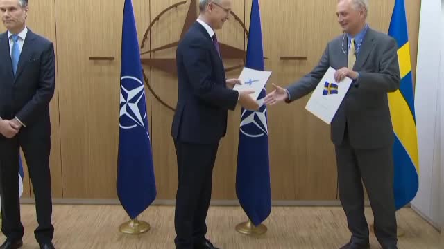 Sweeden and Finland submit application to NATO chief