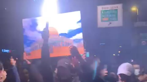 Burning the flag of israel