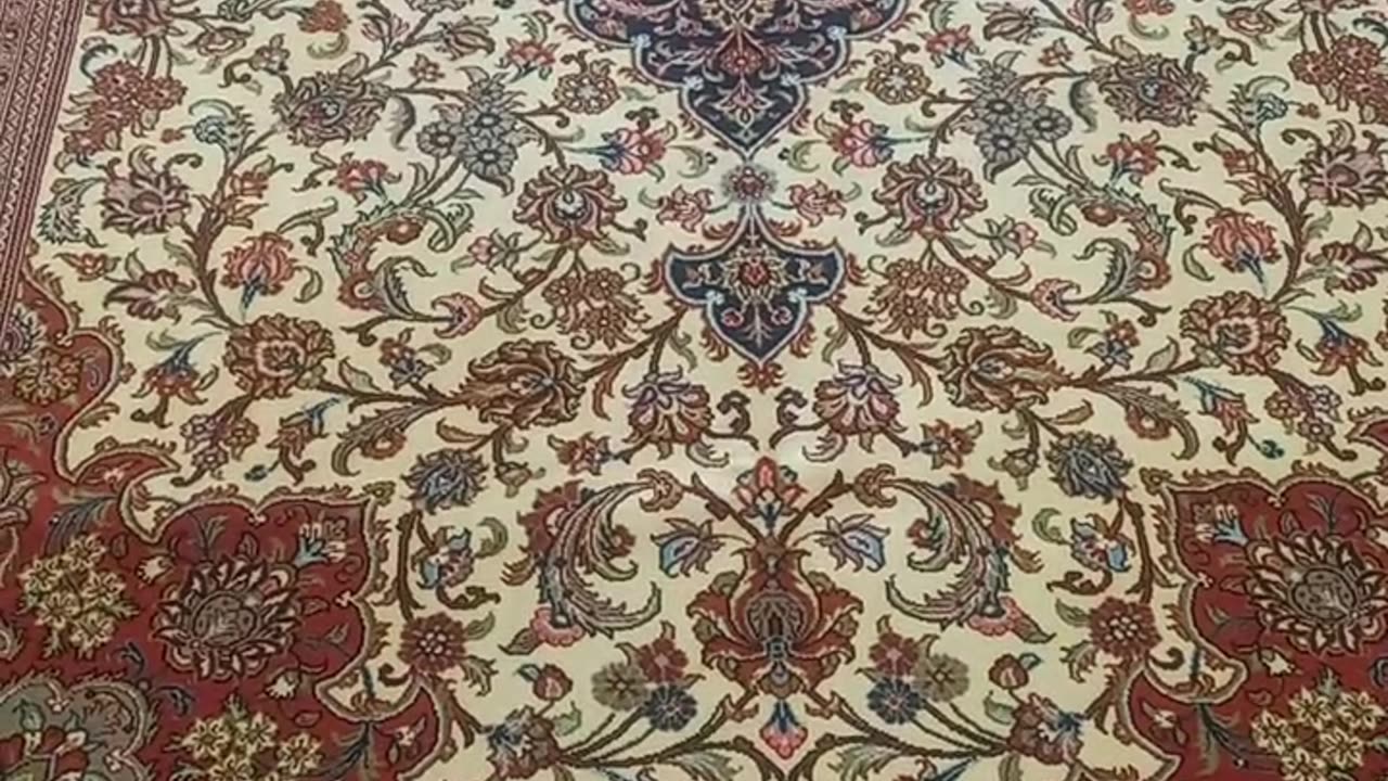 HAND MADE CARPET