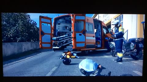 «a vida é o que acontece enquanto fazemos outros planos»