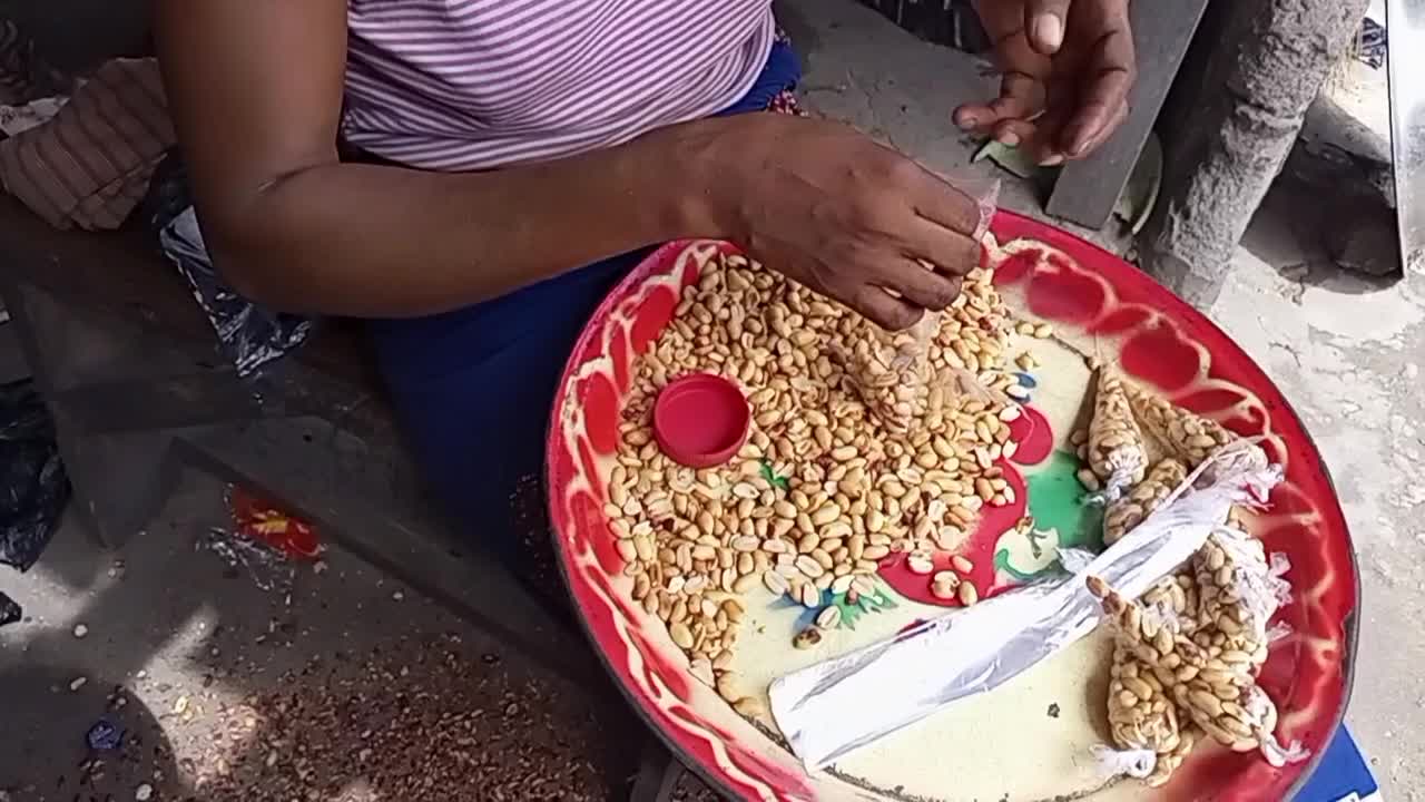 How to fry groundnut using cassava flask