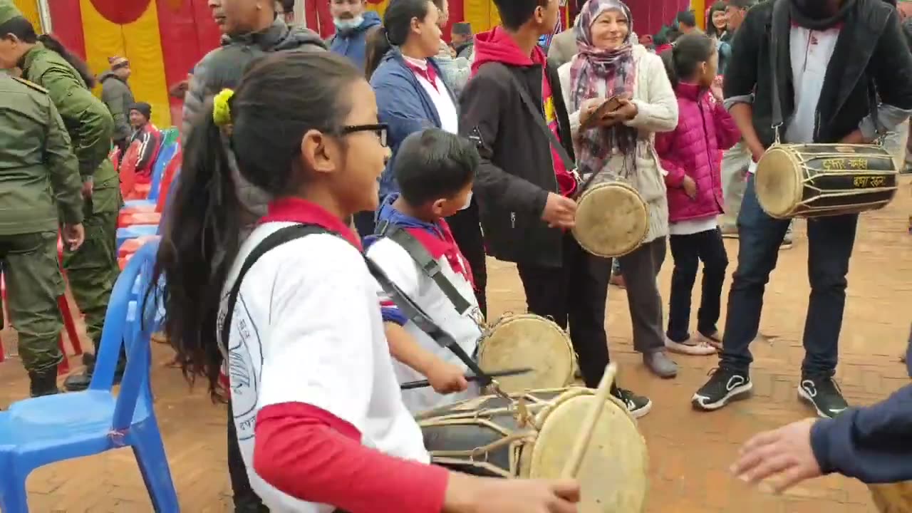 Small boy & girl playing newari nay khee baja| Newari Baja|साना भाई बैनीहरु नेवारी बाजा बजाउदै।