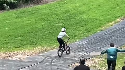 Triple_Backflip_on_BMX