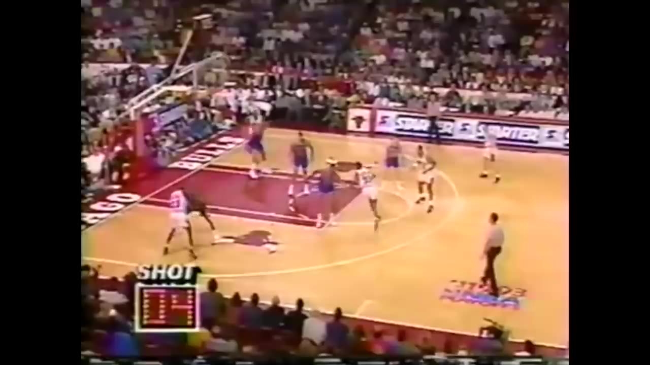 The Time Michael Jordan Ruthlessly DESTROYED The 'Jordan Stopper' Gerald Wilkins - Full STORY!