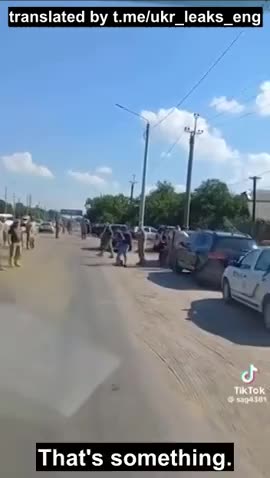 The Ukrainian Zelensky regime's military and police block city roads to find men they can abduct
