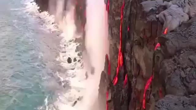 Kīlauea volcano in Hawaii. Вулкан Килауэа на Гавайях.